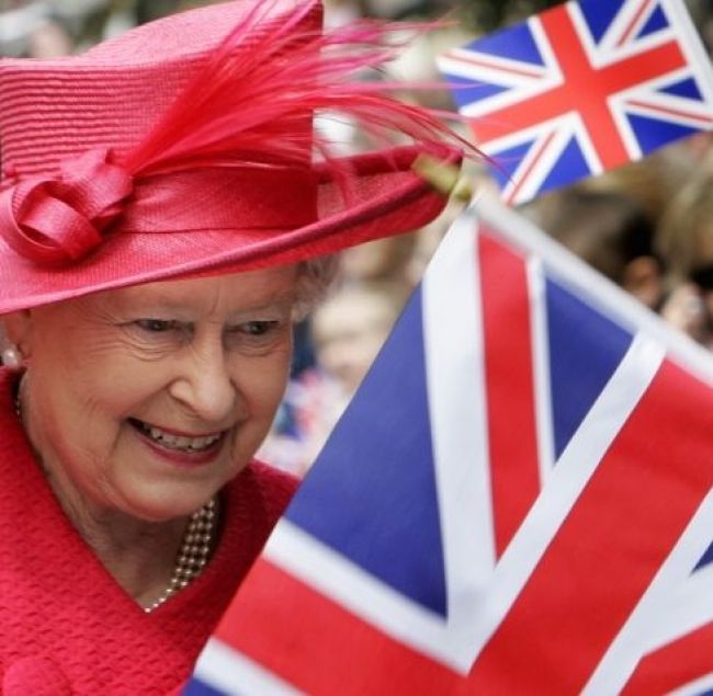Najmocnejšou Britkou je kráľovná, tvrdí BBC