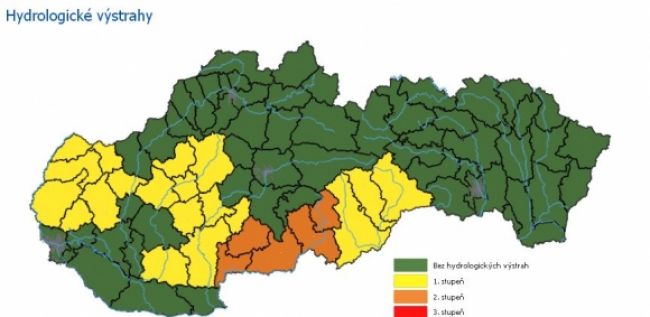 Slovensku hrozia povodne, hladiny riek stúpajú