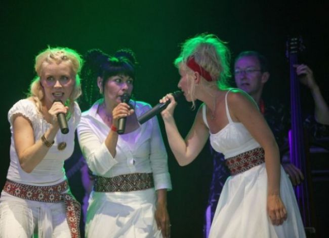 Fínska kapela Värttinä vystúpi v Klube za zrkadlom