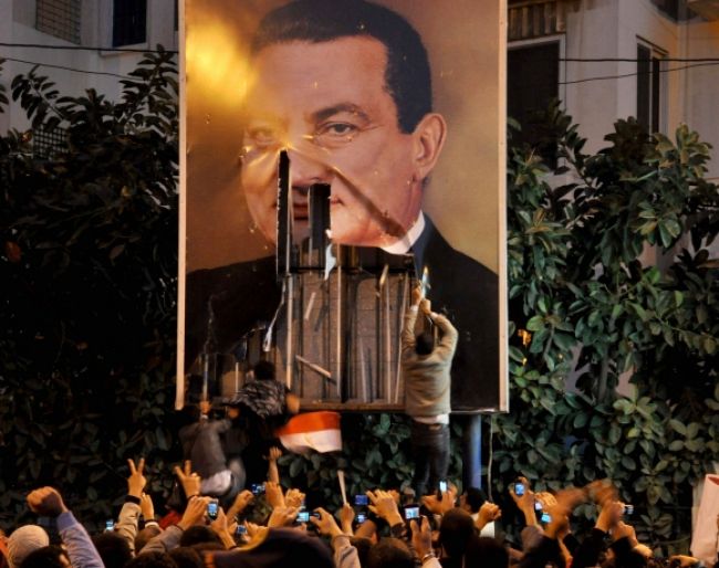 Egypt si pripomína 2. výročie Mubarakovho pádu