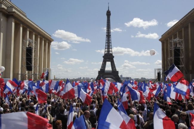 Paríž chce, aby sa eurozóna zaoberala silou svojej meny