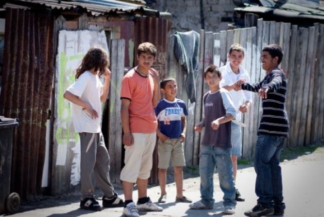 Európska komisia požaduje jasnú stratégiu riešenia Rómov