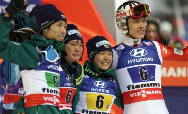 Japonskí lyžiari si vyskákali víťazstvo vo Val di Fiemme