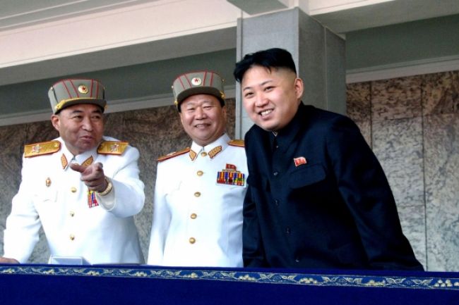 Severná Kórea mala vojenské manévre, Kim Čong-un je spokojný