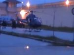 Vrtuľník zaútočil na grécku väznicu, vystrelil 500 nábojov