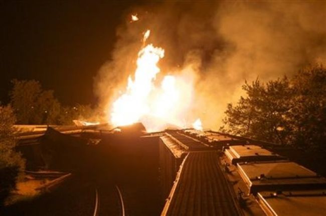 V Bratislave úradoval podpaľač, zapálil vlaky aj autá