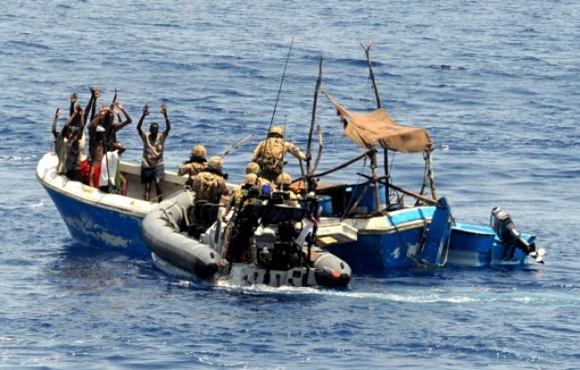 Somálsky prezident sa popasuje s pirátmi, omilostí ich