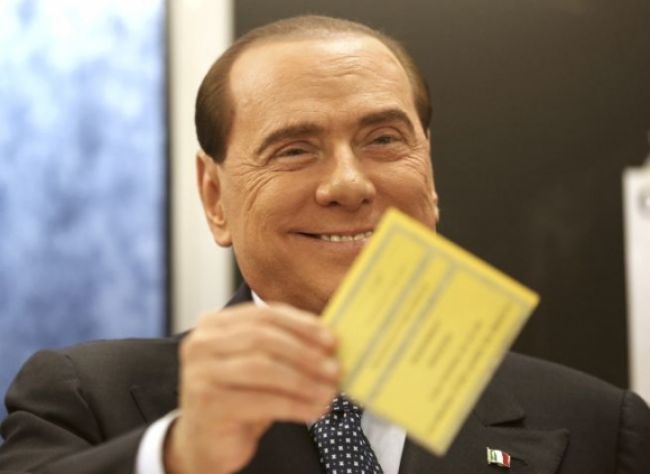Berlusconi mal podplatiť senátora a vyvolať predčasné voľby