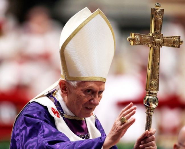 Odstúpením pápeža sa menia viaceré liturgické texty