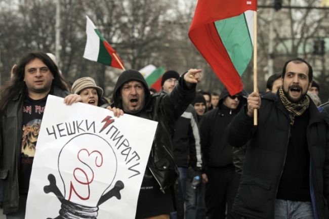 V Bulharsku protestujú desaťtisíce ľudí proti vláde