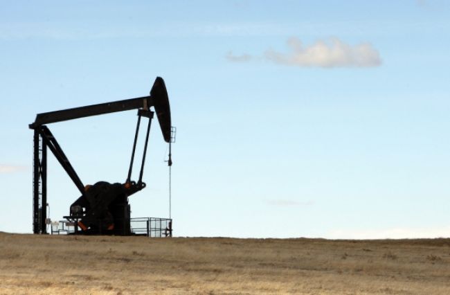 Nečakaný pokles priemyselnej produkcie oslabil ceny ropy