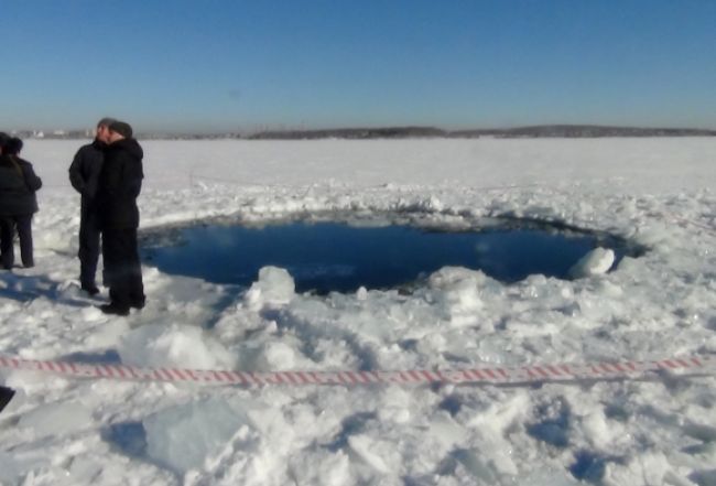 Pátranie po častiach meteoritu stopli, v jazere nič nenašli