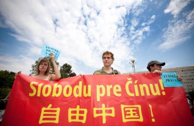 Slovensko navštívil vicepremiér Číny, aktivisti protestovali