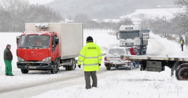 Colníci zaistili falzifikáty kabeliek exkluzívnej značky