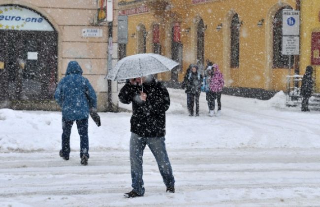 V utorok bude snežiť, meteorológovia vydali výstrahu