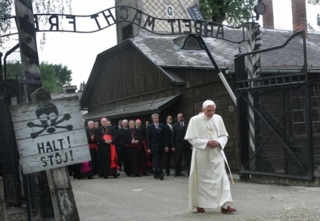 Obrazom: Najdôležitejšie momenty v živote Josepha Ratzingera