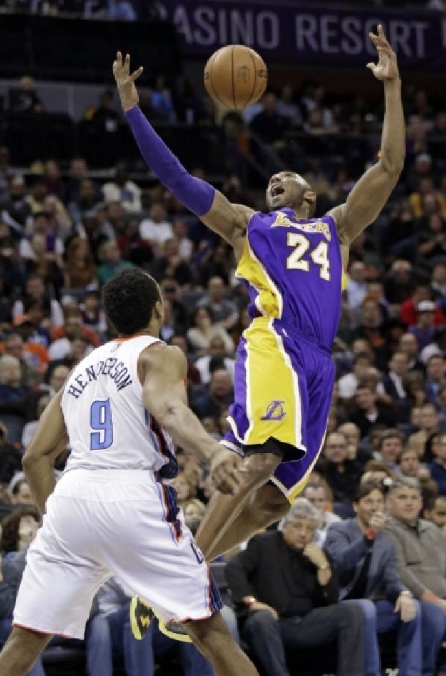 Bryant naštartoval Lakers k obratu, LeBron James zahviezdil