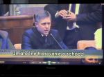 Obžalobu prezidenta presunuli na marec, Paška púšťal videá