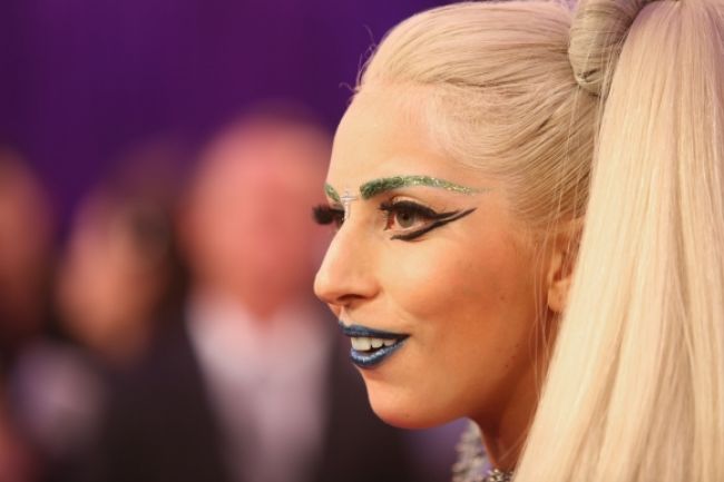Lady Gaga čaká operácia, zrušila všetky koncerty