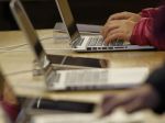 Slovenský trh s počítačmi vlani klesol o vyše osem percent