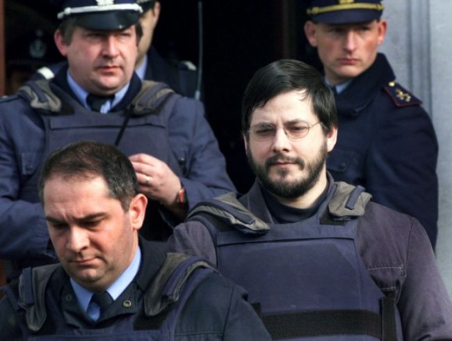 Belgický pedofilný vrah Dutroux si aj zvyšok trestu odsedí
