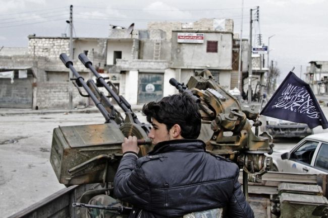 Sýrski povstalci obsadili vojenské letisko, postupujú