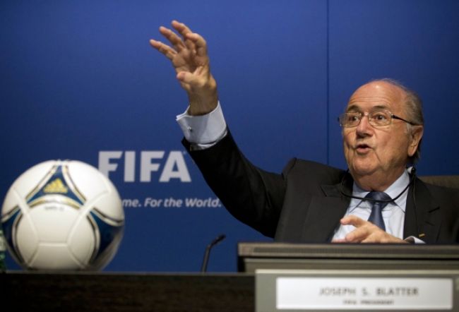 Prezident FIFA si z korupčného škandálu nerobí ťažkú hlavu