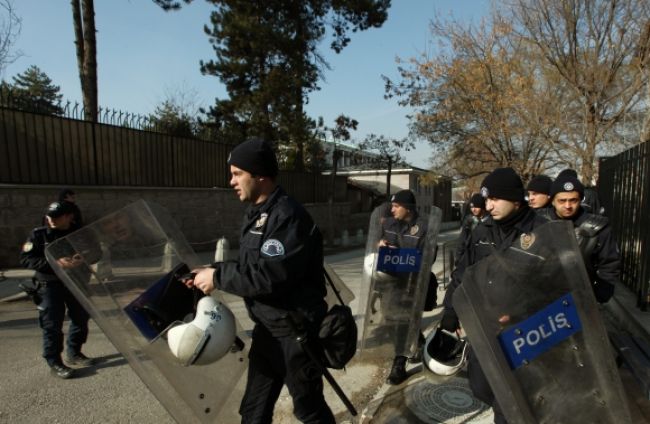 Protiteroristický zásah vo Francúzsku, zatkli 15 Kurdov