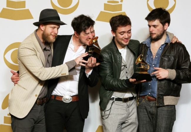 Mumford & Sons sú po zisku Grammy opäť na čele Billboardu