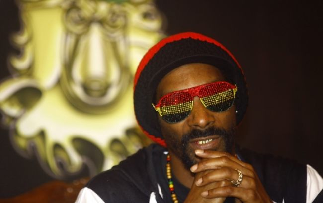 Snoop Dogg si na nový album pozval Chrisa Browna aj Ritu Oru