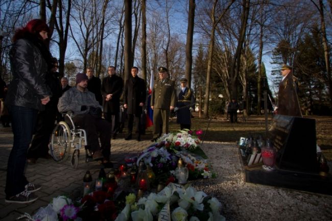 V Novákoch spomínali na obete výbuchu, vinníci sú na slobode