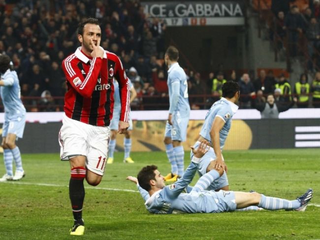 Video: Futbalisti AC Miláno zdolali Lazio rozdielom triedy