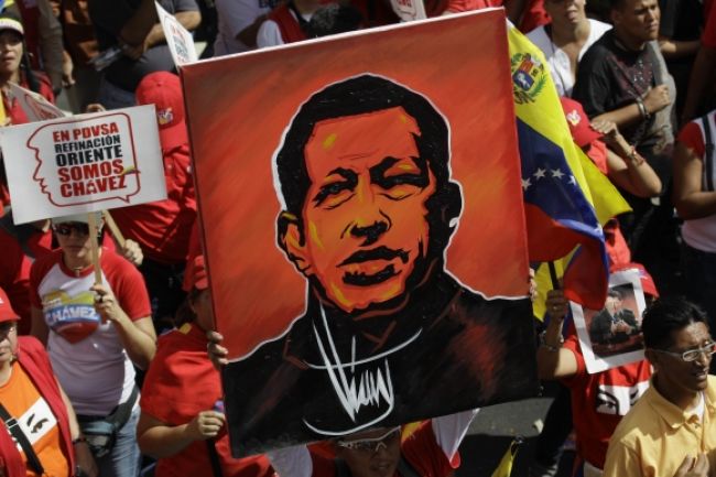 Hugo Chávez na pokraji smrti, dýcha za pomoci trubice