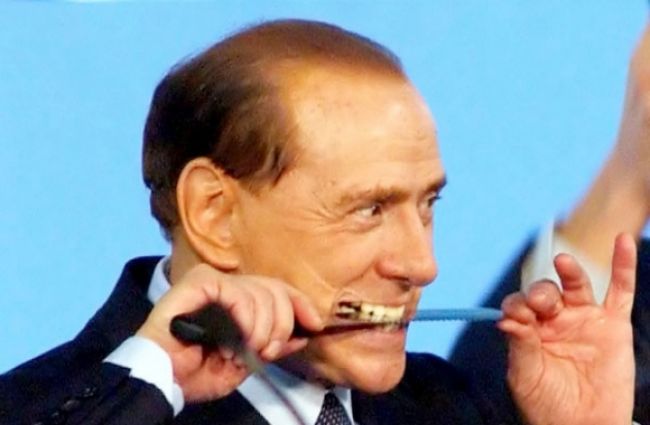 Súd poslal Silvia Berlusconiho na rok do väzenia