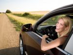 Kúpa automobilu sa pomaly stáva dominantou žien