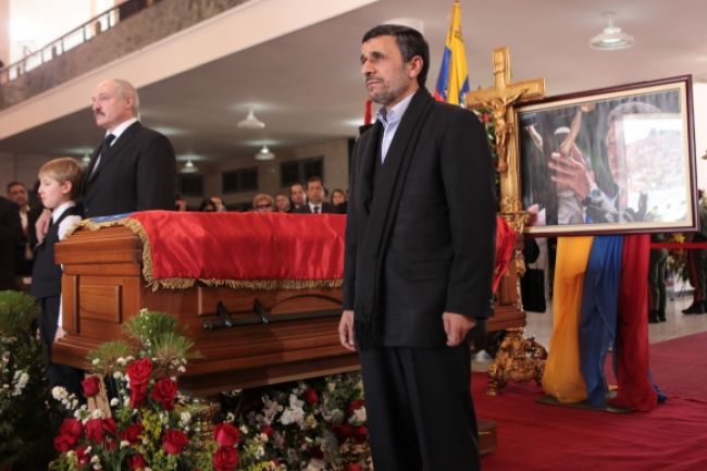 Venezuela pochovala Huga Cháveza, Ahmadínedžád plakal