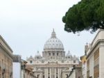 Stávkami na pápeža Niké prispeje na charitu