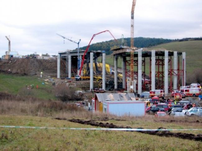 Práce na spadnutom moste pri Kurimanoch stále neobnovili