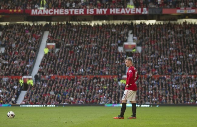 Útočný klenot Manchestru Rooney zostane na Old Trafforde