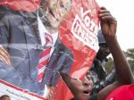 Keňa si zvolila prezidenta, ten čelí obvineniam z masakre