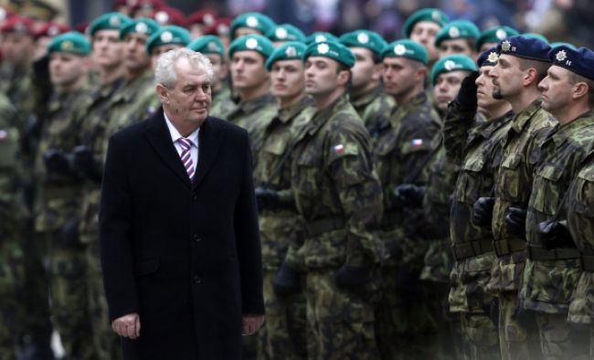 Český prezident Miloš Zeman hneď útočí, tvrdí Schwarzenberg