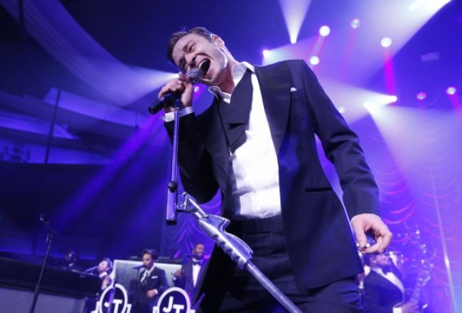 Justin Timberlake sa udržal na čele singlového UK Chartu
