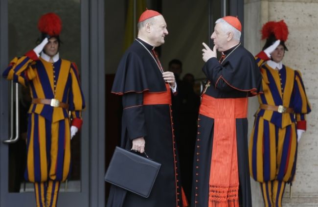 Kardináli sa zišli posledný raz pred utorkovým konkláve