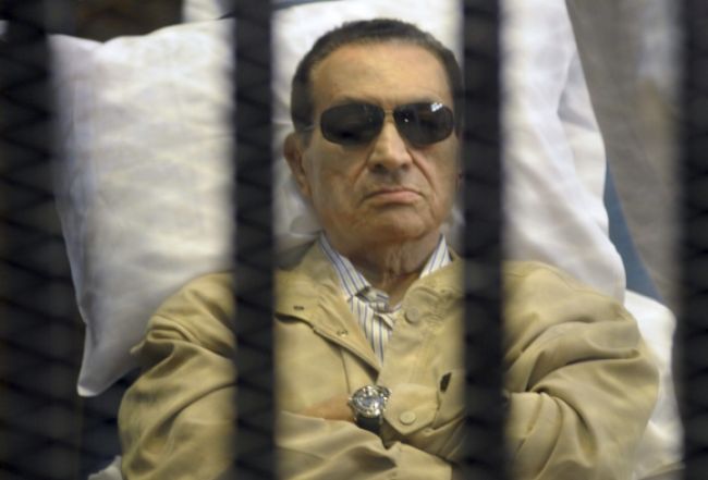 Husní Mubarak podporuje protestujúcich proti Mursímu