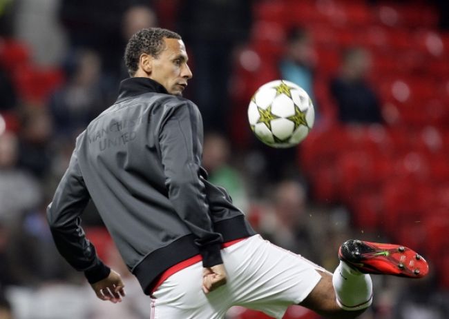 Rio Ferdinand sa vracia do anglickej reprezentácie