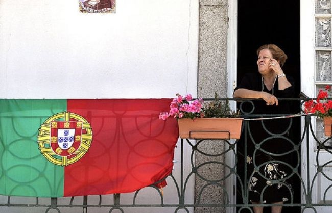 Portugalsko dostalo viac času na úsporné opatrenia