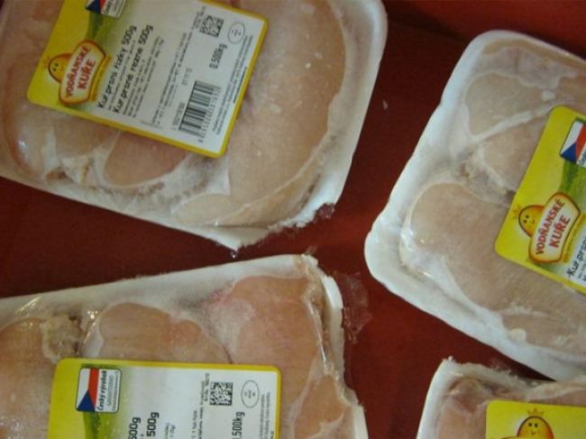 Obrazom: Na pultoch predajní sa našlo mäso ohryzené potkanmi