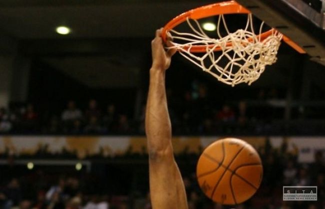 Hráč so sklerózou multiplex debutoval v NBA dvoma bodmi