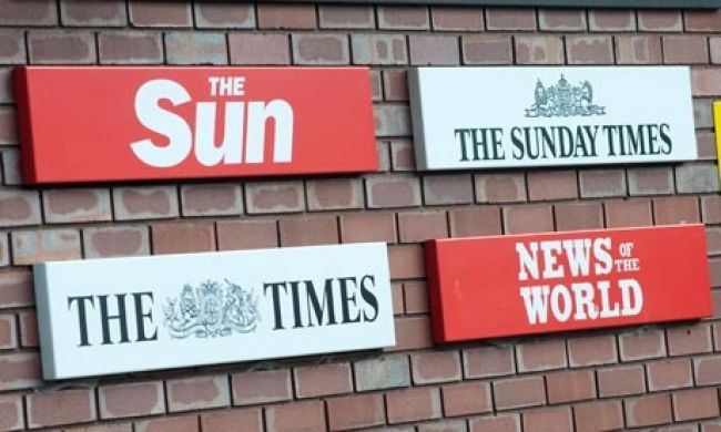 Britským denníkom sa nepáči dohoda o regulácii médií