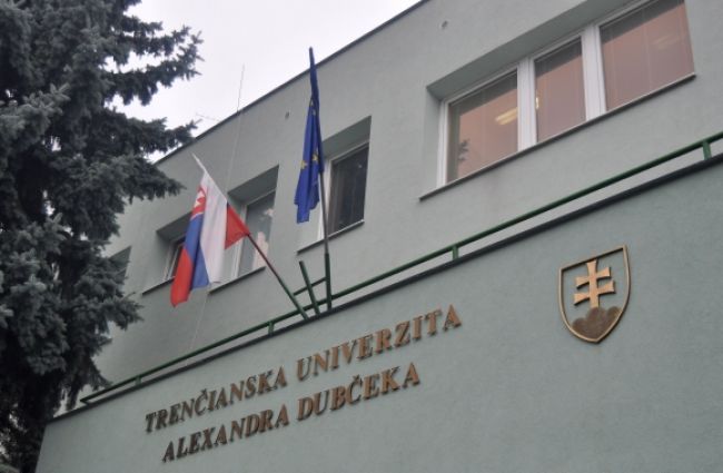 Trenčianska univerzita zvolila rektora, čaká na prezidenta